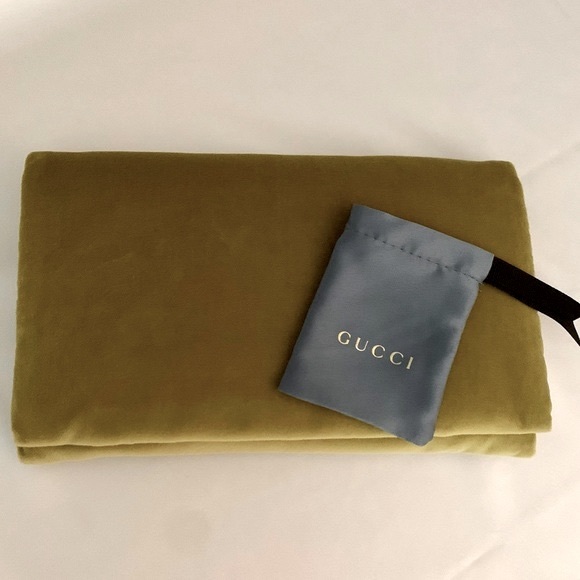 Gucci Velvet Sunglasses Case Pouch and Carrying Clutch - Picture 2 of 4